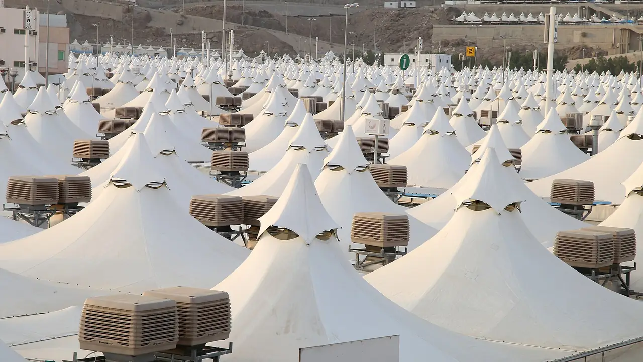 Las tiendas blancas climatizadas de Mina