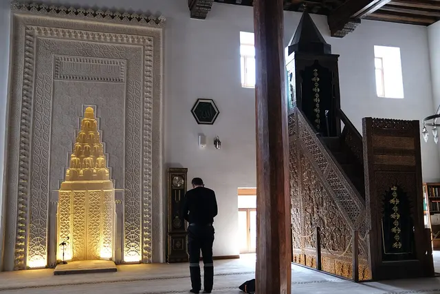 Ahi Elvan Camii