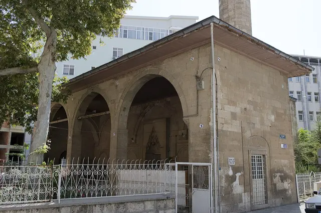 Yeni Minare Camii