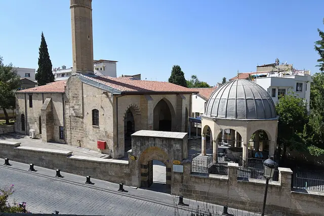 Şirvani Cami