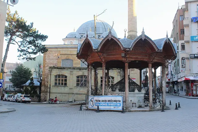 Çarşı Camii