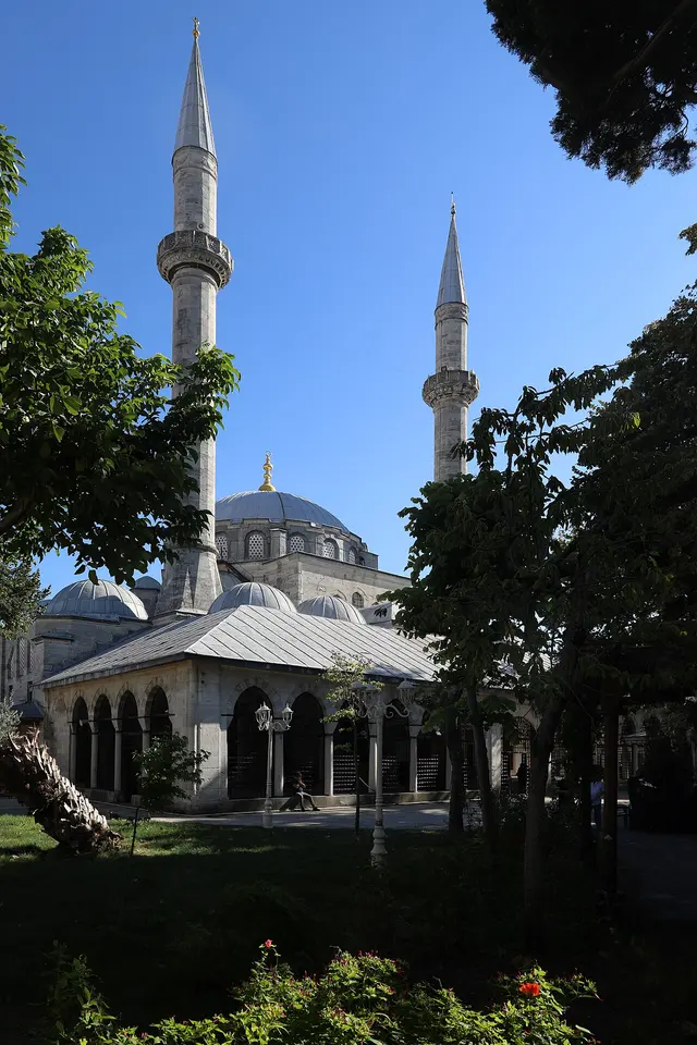 Atik Valide Camii