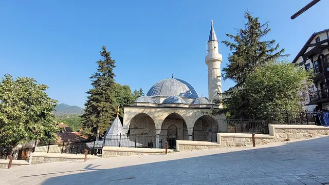 Kurşunlu Camii