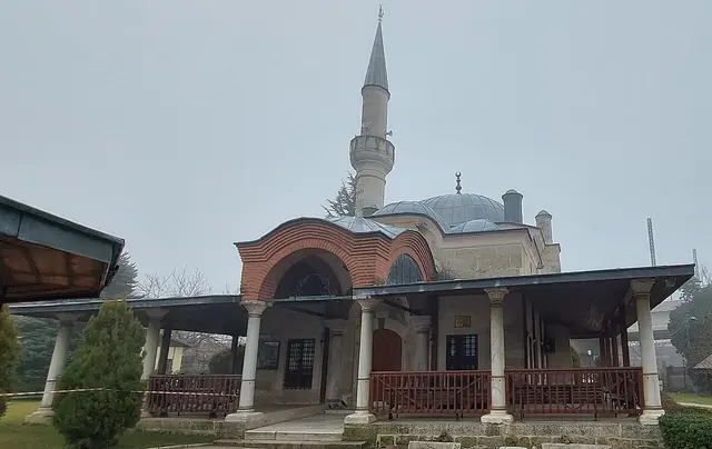 Darül Aziz Cami