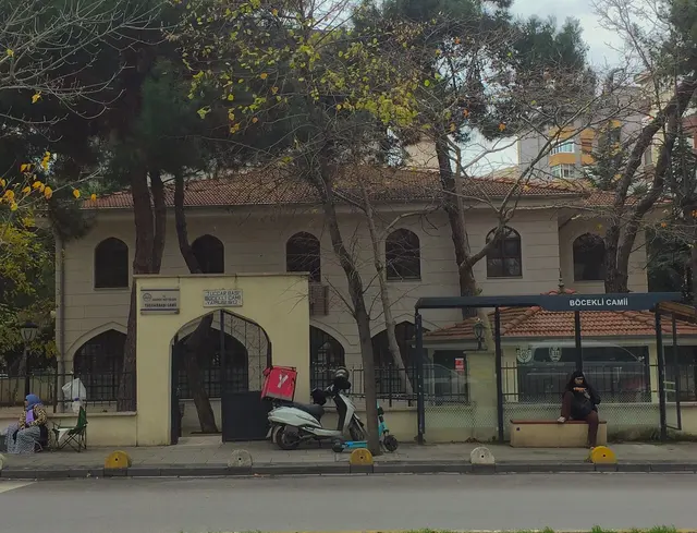 Tüccar Başı Böcekli Cami
