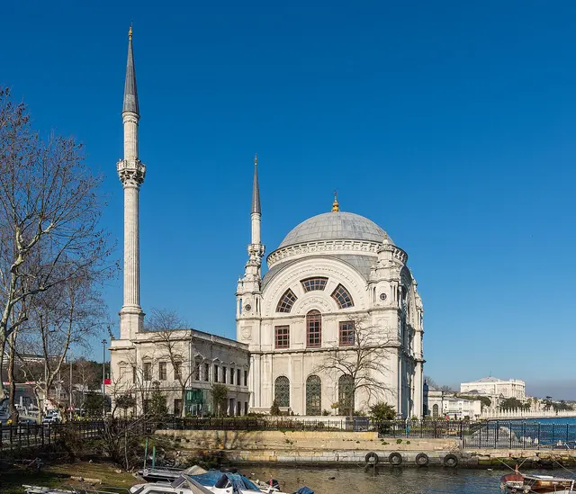 Mezquita de Dolmabahçe