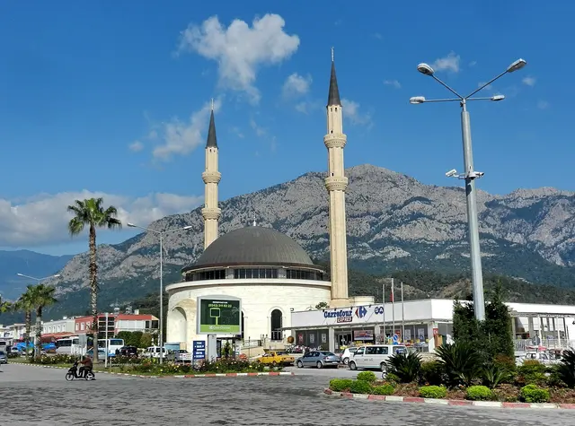 Huzur Cami