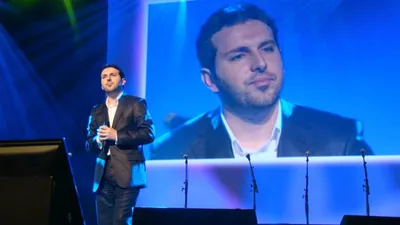 Mesut Kurtis, foto 5